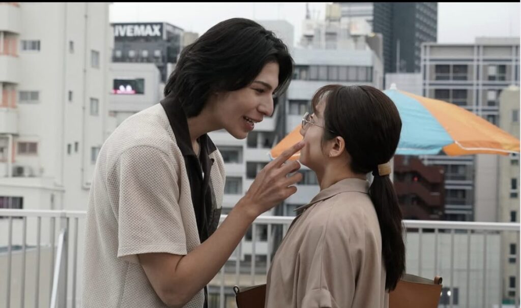 「愛の、がっこう。」の屋上での学校ごっこの１シーン